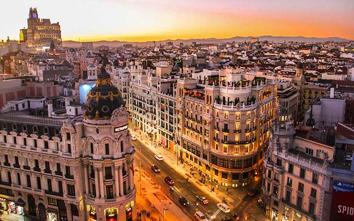 Madrid La Grand Vía - Itinerario Tour Spagna 8 giorni Perusia Viaggi